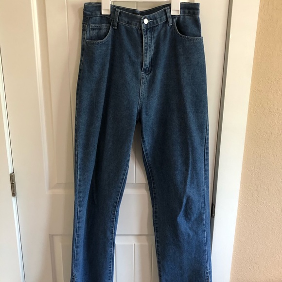 Boohoo High Waisted Blue Jeans - Picture 4 of 6